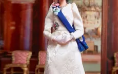 Búp bê Barbie phiên bản nữ hoàng Anh