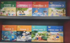 Giá sách giáo khoa mới lớp 3, 7, 10 cao hơn bộ sách hiện hành