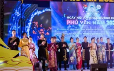 Trình diễn áo dài độc đáo tại ngày hội âm nhạc đường phố Phú Yên