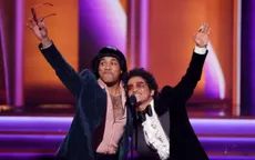 Grammy 2022: “Leave the Door Open” – Silk Sonic thắng giải Ghi âm của năm, Jon Batiste giành Album của năm