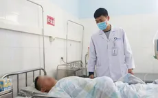Thủng ruột non, viêm phúc mạc nguy kịch do nuốt mảnh xương