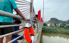 Vì sao nhiều phao cứu sinh trên cầu bắc qua sông Hồng biến mất?