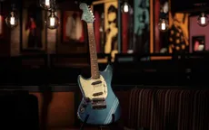 Đàn guitar "Smells Like Teen Spirit" của Kurt Cobain được đấu giá gần 5 triệu USD