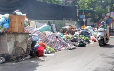 Rác thải lại ùn ứ trên nhiều tuyến phố Hà Nội