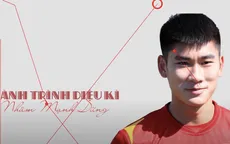 Nhâm Mạnh Dũng tiết lộ: "Lên xe, xuống xe, vào sân luôn bước chân phải trước"