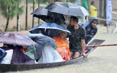Nỗ lực cứu trợ hàng triệu người mắc kẹt trong lũ lụt tại Bangladesh và Ấn Độ