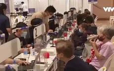 Nhiều nước triển khai tiêm mũi vaccine nhắc lại