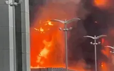 Cháy lớn tại trung tâm thương mại Moscow, nhiều người đang mắc kẹt