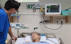 Biểu diễn nuốt mảnh vỡ thủy tinh, một diễn viên xiếc bị rách dạ dày