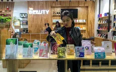 Người trẻ chật vật đương đầu với “bão giá”
