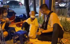 Nhóm thiện nguyện làm ấm lòng người vô gia cư