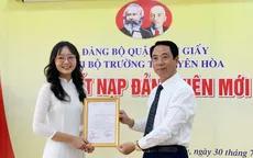 Nữ sinh Hà Nội đỗ 4 trường đại học top đầu được kết nạp Đảng