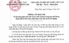 Nợ tiền ôn thi, 9 học sinh bị giữ giấy báo dự thi