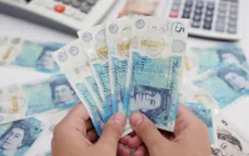 Lạm phát cao, người Anh rút tiền mặt nhiều kỷ lục