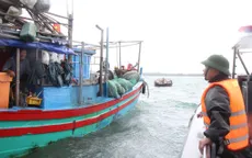 Huyện đảo Cô Tô: Khẩn cấp đưa khách du lịch về đất liền tránh bão