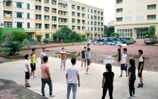 Nghèo nàn đời sống tinh thần công nhân lao động