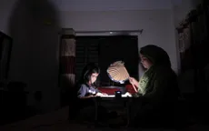 Bangladesh cắt giảm giờ học và giờ hành chính do giá điện tăng cao