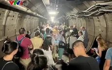 Mắc kẹt 5 giờ trong đường hầm qua eo biển Manche