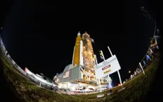 NASA hoãn phóng tàu thăm dò Mặt trăng vì rò rỉ nhiên liệu