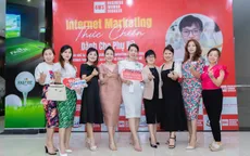 Business Woman Success và chiến lược marketing Khách hàng hạnh phúc