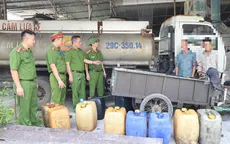 Tài xế xe bồn 'rút ruột' hàng trăm lít dầu Diesel bán kiếm lời