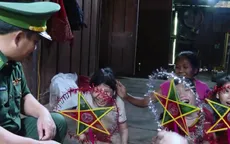 Bộ đội Biên phòng mang Tết Trung thu đến với trẻ em nghèo biên giới