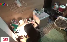 Những căn phòng trọ "hộp diêm" siêu nhỏ ở Hà Nội