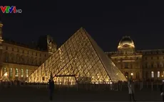 Pháp tắt đèn sớm tại nhiều danh lam nổi tiếng