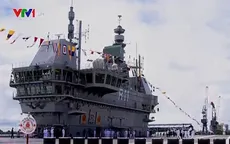 Ấn Độ trình làng tàu sân bay tự đóng đầu tiên
