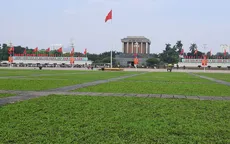 Đông đảo đồng bào cả nước vào Lăng viếng Chủ tịch Hồ Chí Minh