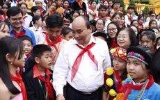 Chủ tịch nước gặp mặt thân mật thiếu nhi tiêu biểu các dân tộc toàn quốc
