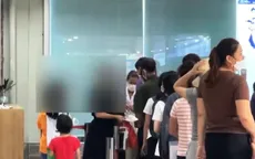Văn hóa xếp hàng nơi công cộng: Vẫn thiếu và yếu