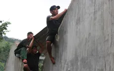Người dân vùng cao chủ động giúp nhau dựng lại nhà sau bão