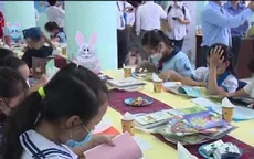 Trao tặng sách cho thư viện 50 trường Tiểu học 5 huyện ngoại thành TP Hồ Chí Minh