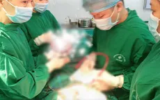 Đau bụng âm ỉ suốt 3 tháng, đi khám phát hiện khối u buồng trứng nặng 3 kg