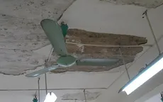Rơi vữa trần phòng học, 2 học sinh ở Mê Linh (Hà Nội) bị thương