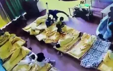 Sơ tán trẻ nhỏ trong trận động đất tại Tứ Xuyên
