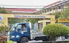 Thầy giáo đâm đồng nghiệp tử vong ở căng tin trường