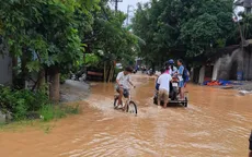 Hà Nội: Người dân ngoại thành chạy lũ