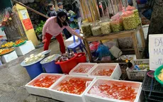 Sôi động thị trường phục vụ lễ cúng ông Công, ông Táo