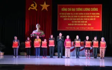 Đại tướng Lương Cường thăm và tặng quà Tết tại Thừa Thiên - Huế