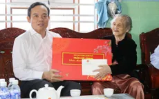 Phó Thủ tướng Trần Lưu Quang thăm, chúc Tết, tặng quà tại Ninh Thuận