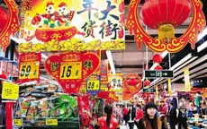 Người dân nhiều nước châu Á hồ hởi mua sắm Tết Nguyên đán sau 3 năm đại dịch