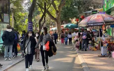 Công viên Thủ Lệ nhộn nhịp khách tham quan ngày đầu năm mới