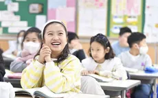 Hàn Quốc bỏ quy định đeo khẩu trang trong không gian kín