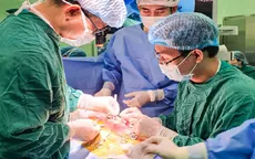 Tạo hình thực quản bằng đại tràng cho bé gái bị teo thực quản hiếm gặp