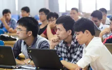 Nhiều trường đại học điều chỉnh học phí, trả lại tiền cho sinh viên