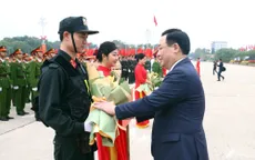Chủ tịch Quốc hội dự Hội thao truyền thống lực lượng Cảnh vệ Công an nhân dân