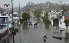 Bão tại California gây mưa to, gió lớn và tuyết rơi dày