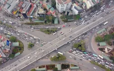 Ngày đầu tổ chức lại giao thông nút giao Ngã Tư Sở: Nút giao thoáng, đường vẫn tắc